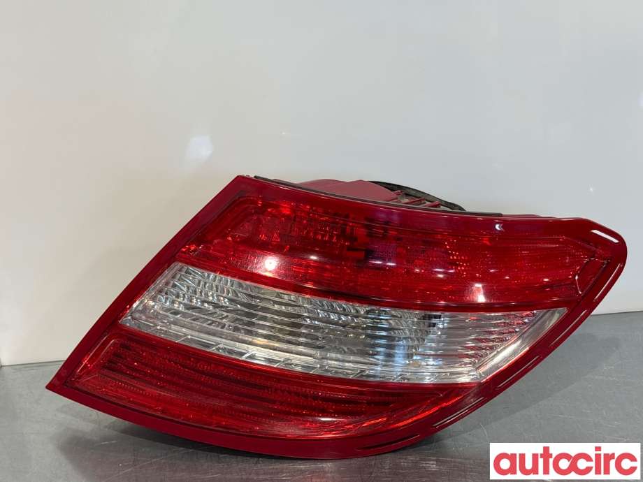 Baklykt høyre til Mercedes C-Klasse 2007-2011 (Fase 1) (W204) (W204) (MERCEDES|A2049068402||A204906840264)