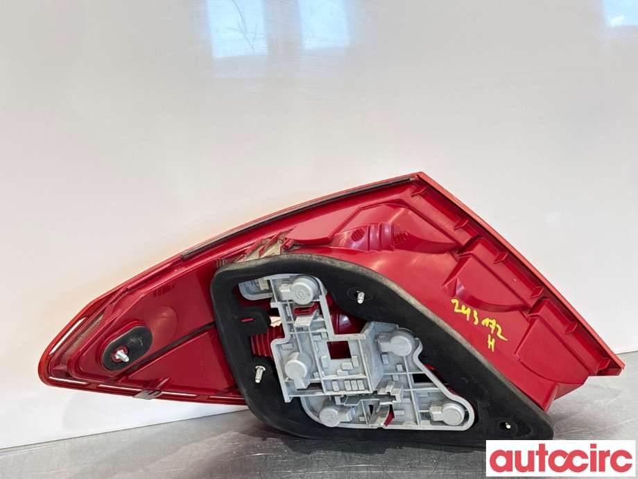 Baklykt høyre til Mercedes C-Klasse 2007-2011 (Fase 1) (W204) (W204) (MERCEDES|A2049068402||A204906840264)