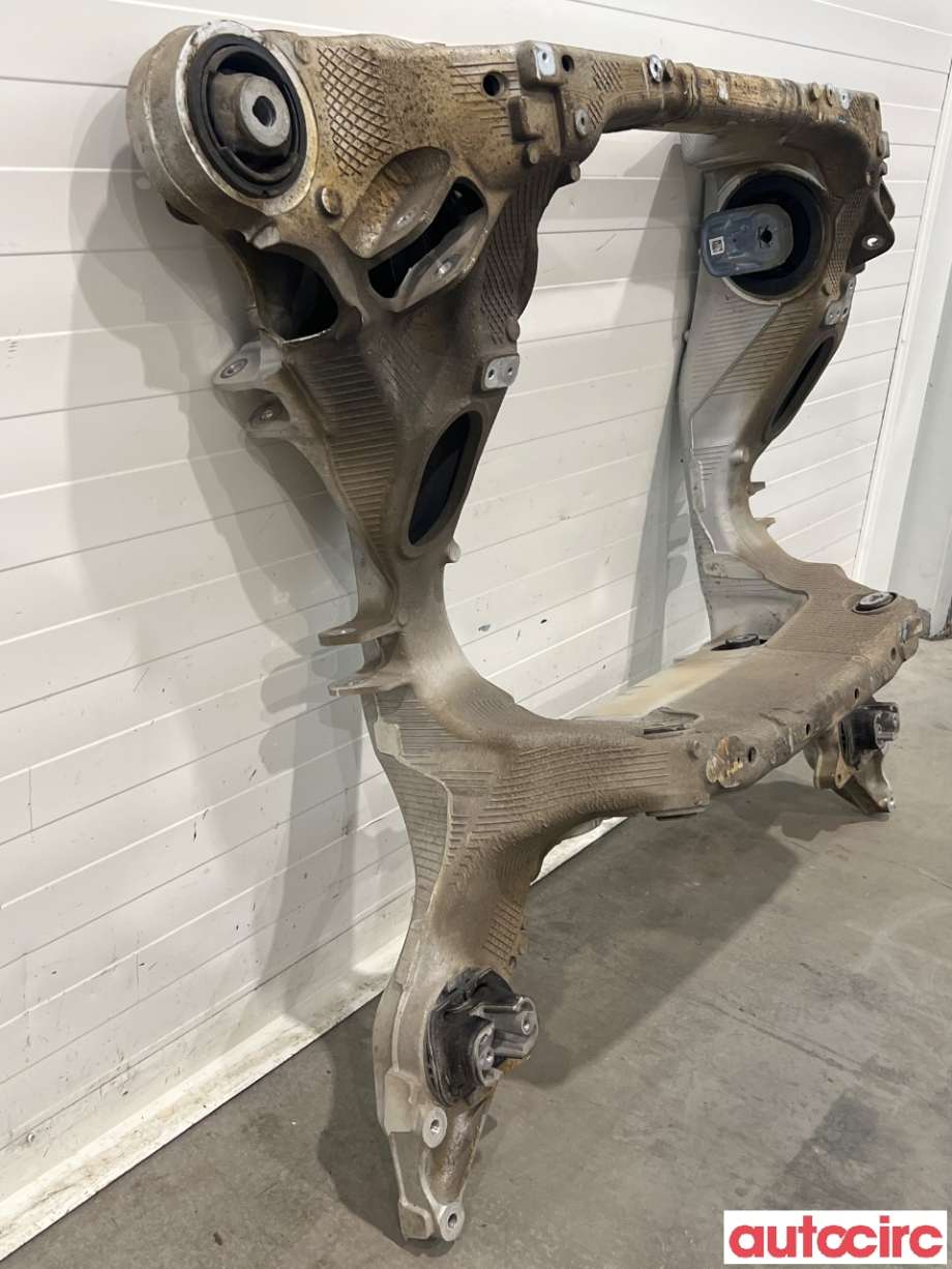 Travers bak til Mercedes EQE 2022-->>  (MERCEDES|A2973500900||A2973500901)