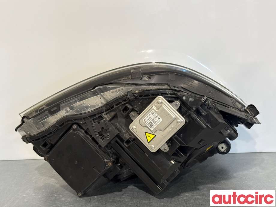 Frontlykt venstre halogen til Mercedes C-Klasse 2011-2014 (Fase 2) (W204) (W204) (MERCEDES|A2048203539|030127028100|A2048205559)