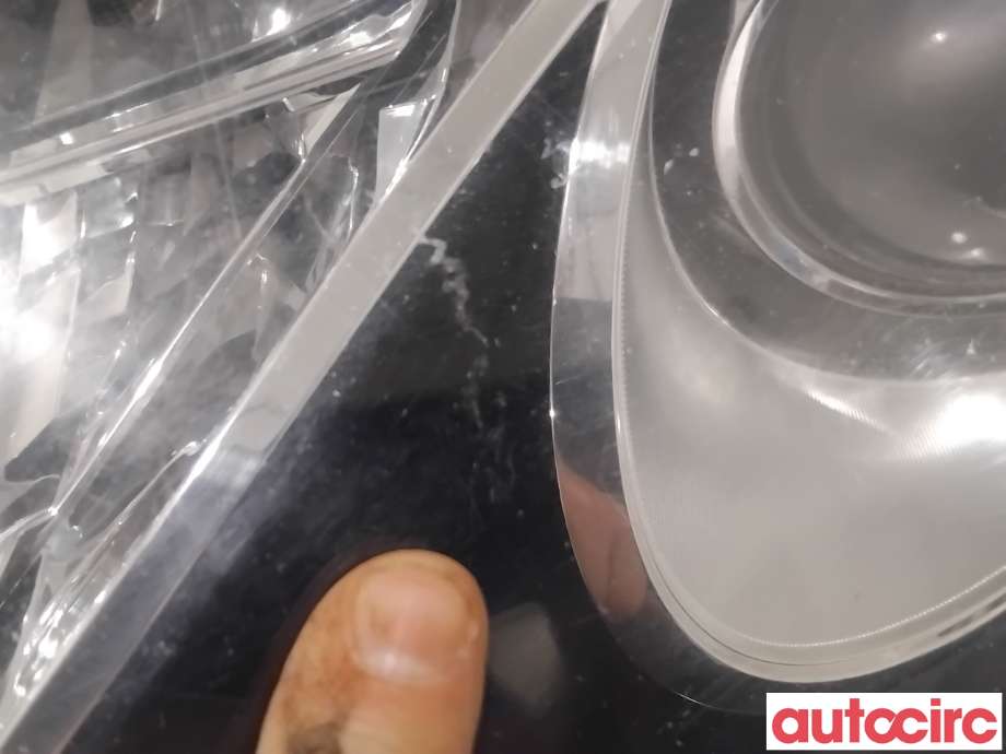Frontlykt venstre xenon til Toyota Avensis 2009-2015 (Type III, Fase 1)  (TOYOTA|8117005370|)