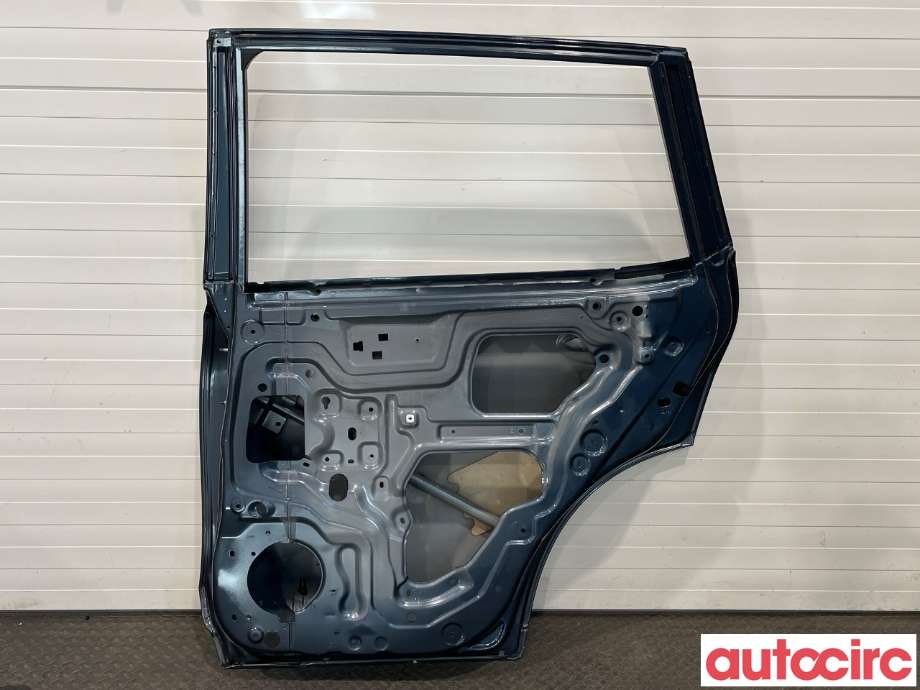 Dør høyre bak til Nissan X-Trail 2014-2022 (T32) (T32) (NISSAN|H210M4CBMA)