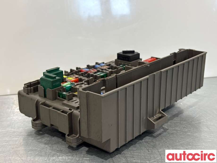 Sikringsboks til BMW 3-Serie 2005-2011 (E90/E91/E92/E93) (E90/E91/E92/E93) (BMW|61149119445||9119446)