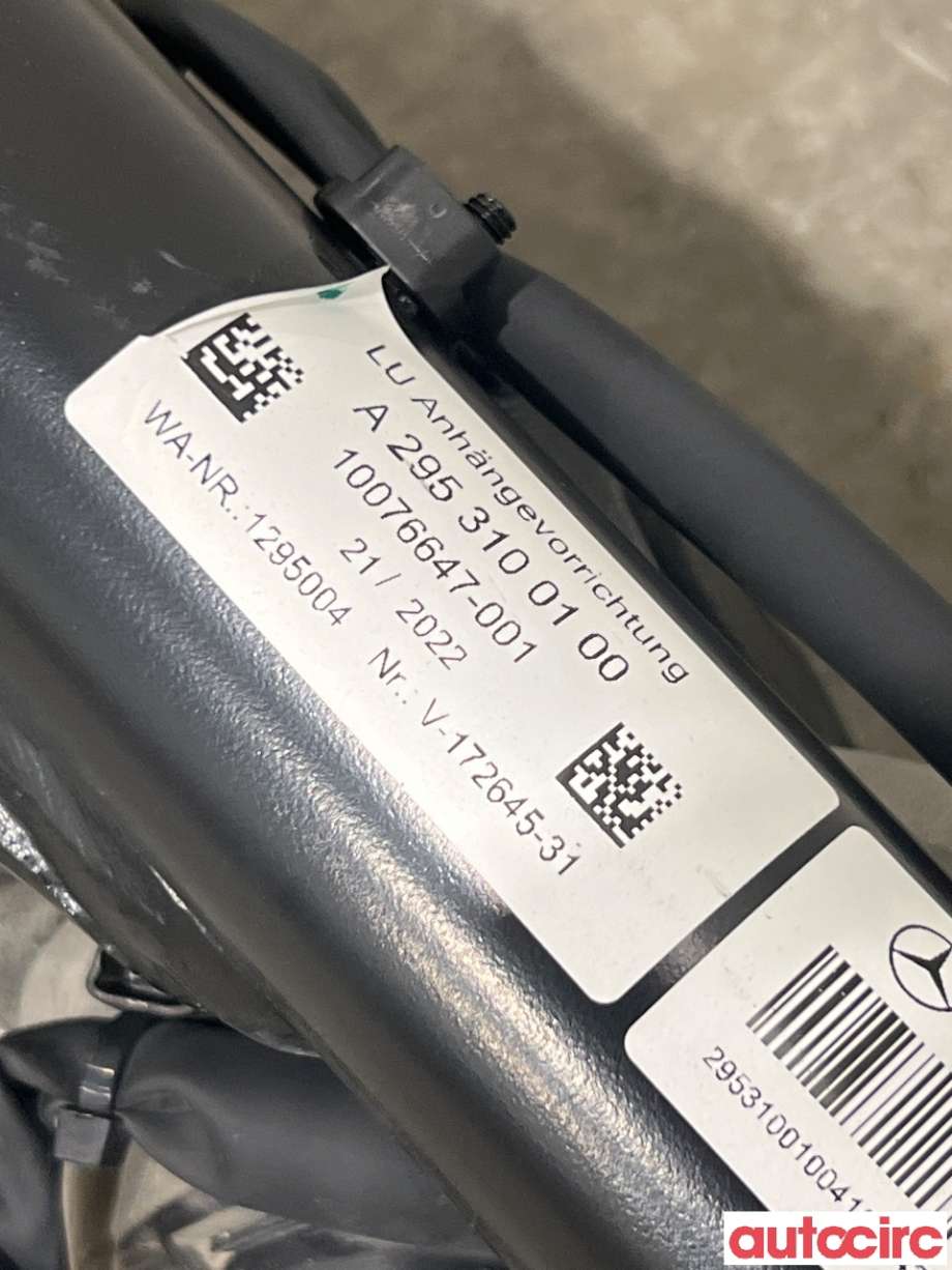 Hengerfeste til Mercedes EQE 2022-->>  (MERCEDES|A2953100100|)