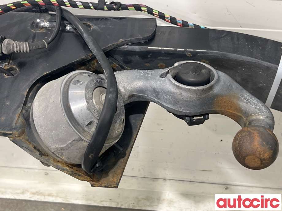 Hengerfeste til VW Tiguan 2011-2016 (Type I, Fase 2) (VOLKSWAGEN|5N0803881E||5N0803880J)