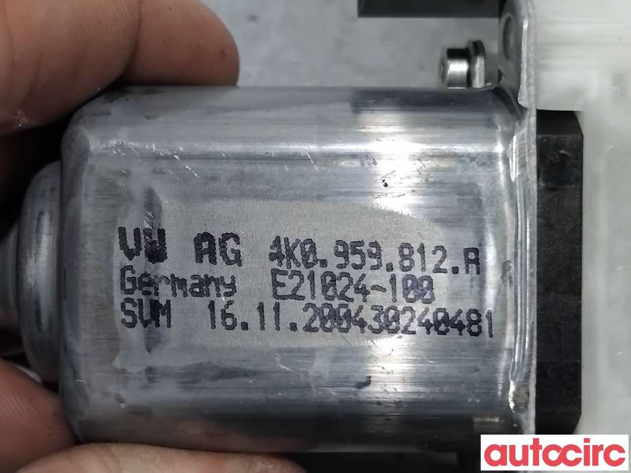 Ruteheis høyre foran til VW ID.3 2020-->>  (VOLKSWAGEN|4K0959812A|E21024-100)