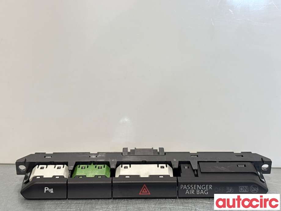 Bryter nødblink til VW Passat, 2015-2019 (Fase 1) (B8) (B8) (VOLKSWAGEN|3G0927132A)