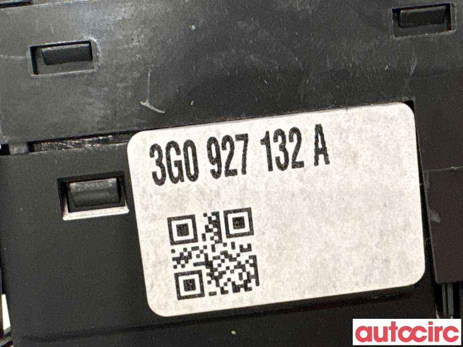 Bryter nødblink til VW Passat 2015-2019 (Fase 1) (B8) (B8) (VOLKSWAGEN|3G0927132A|)