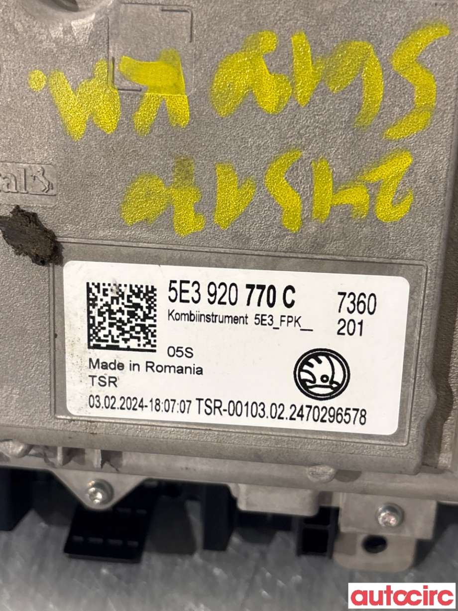 Instrumentpanel til Škoda Octavia 2020-->> (Type IV)  (SKODA|5E3920770C|)