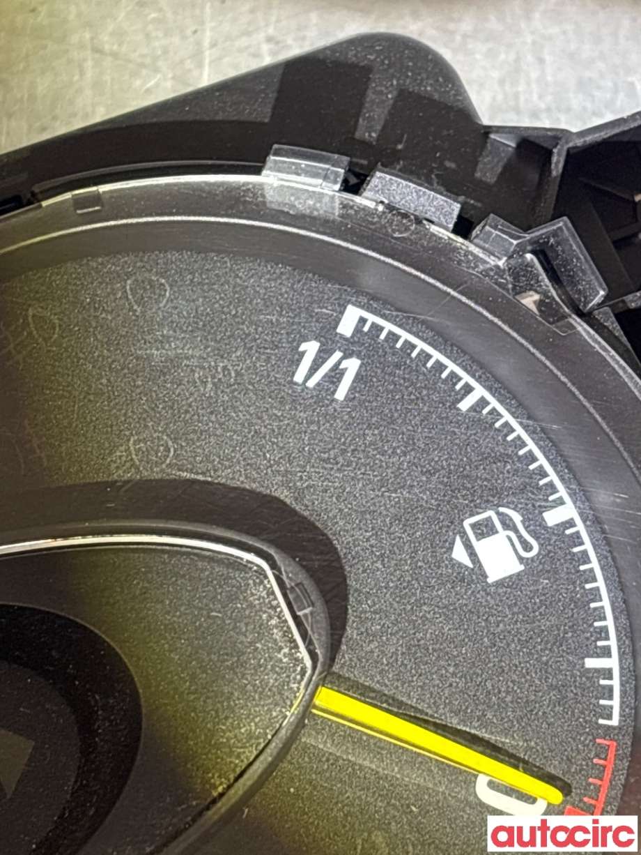 Instrumentpanel til Opel Vivaro B 2014-2019 (OPEL|93461383||248107330R)