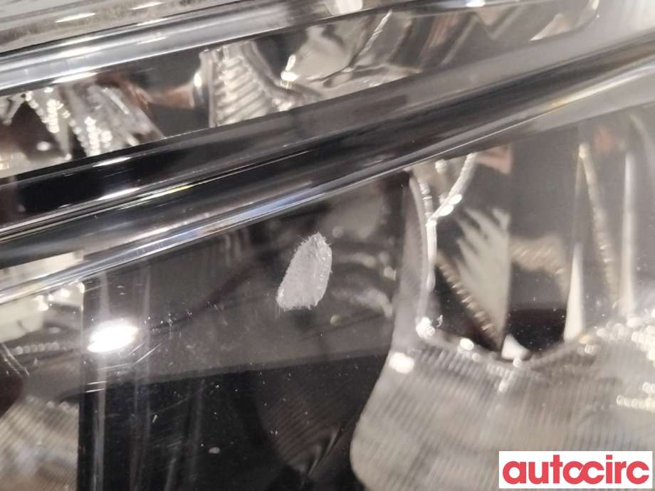 Frontlykt venstre halogen til Citroën C4, Cactus 2014-2017 (Fase 1) (CITROEN|9800901380|90039703)