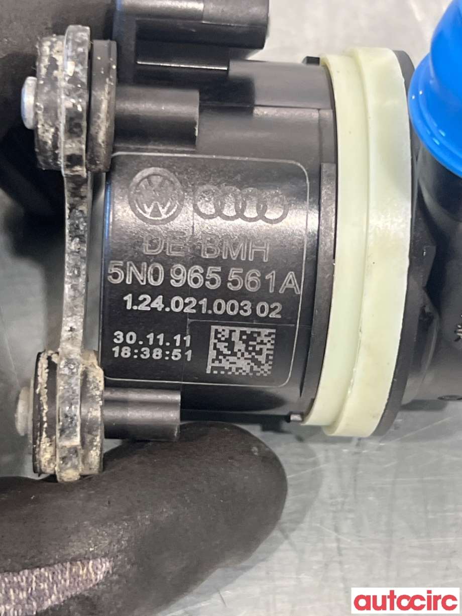 Sirkulasjonspumpe til VW Passat 2011-2015 (B7) (B7) (VOLKSWAGEN|5N0965561A|)