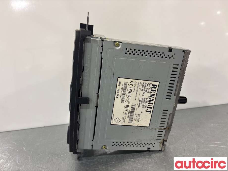 Bilstereo til Opel Vivaro B 2014-2019  (OPEL|93459122||281157251R)