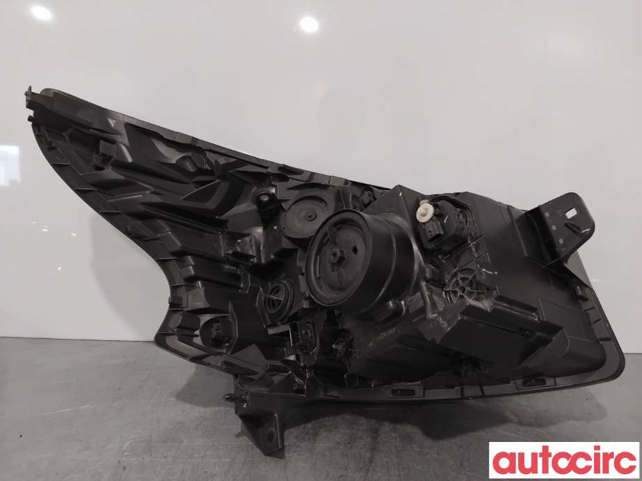 Frontlykt venstre halogen til Opel Vivaro B 2014-2019  (OPEL|95517216|1EE011565-05|95527869)