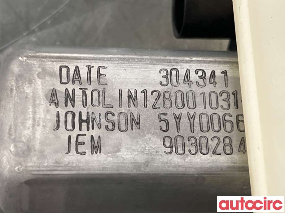 Ruteheis høyre foran til Nissan NV400 2012-->> (NISSAN|8070000Q0H|)