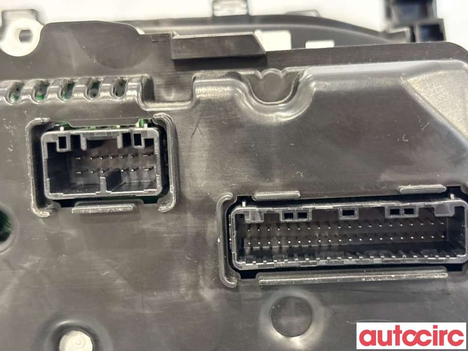 Instrumentpanel til Toyota Yaris 2014-2020 (Type III, Fase 2) (TOYOTA|838000UC90|MB157570-3951|83800-0UC90)