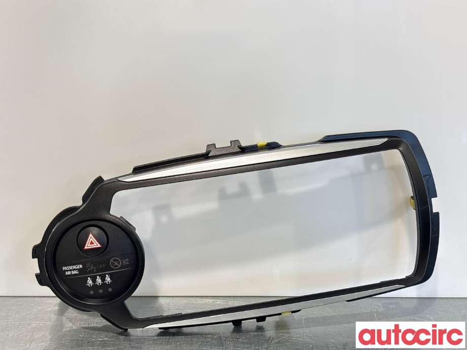 Bryter nødblink til Toyota Yaris 2014-2020 (Type III, Fase 2) (TOYOTA|839500D100|)