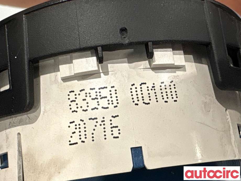 Bryter nødblink til Toyota Yaris 2014-2020 (Type III, Fase 2) (TOYOTA|839500D100|)