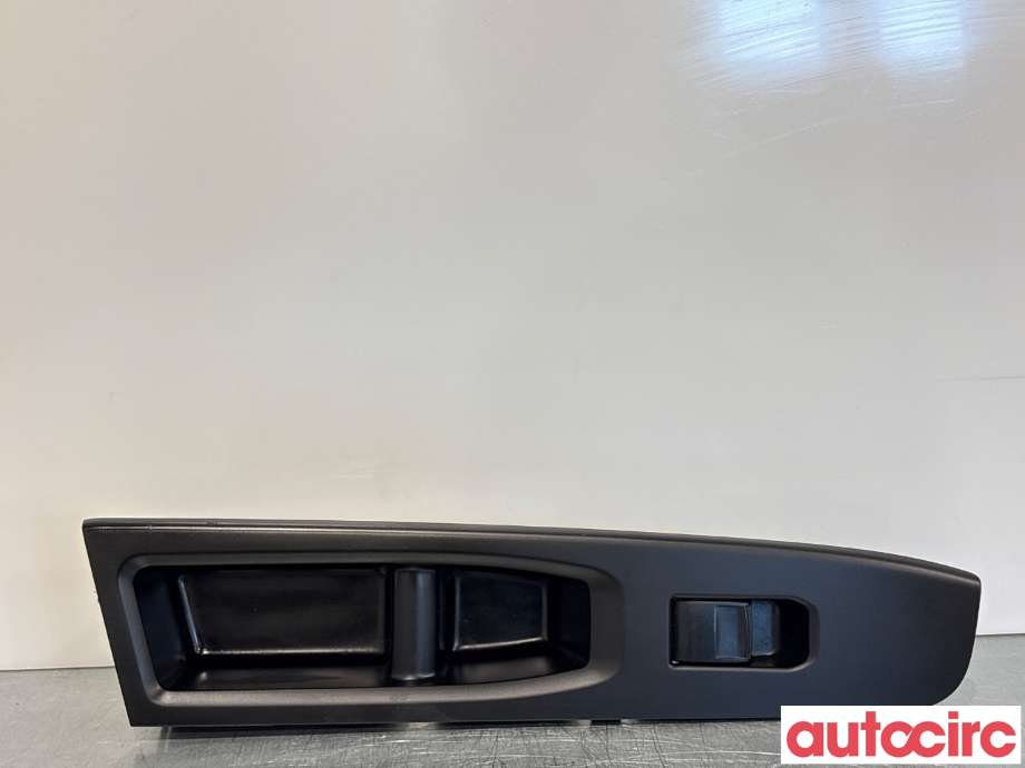 Bryter ruteheis til Toyota Yaris 2014-2020 (Type III, Fase 2) (TOYOTA|848100D030|)