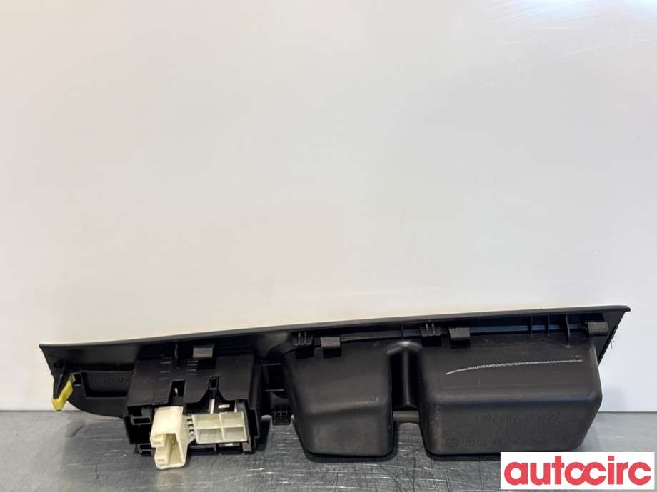 Bryter ruteheis til Toyota Yaris 2014-2020 (Type III, Fase 2) (TOYOTA|848100D030|)