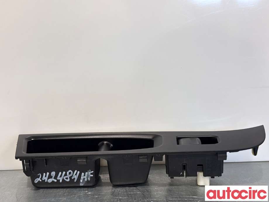 Bryter ruteheis til Toyota Yaris 2014-2020 (Type III, Fase 2) (TOYOTA|848100D030|)