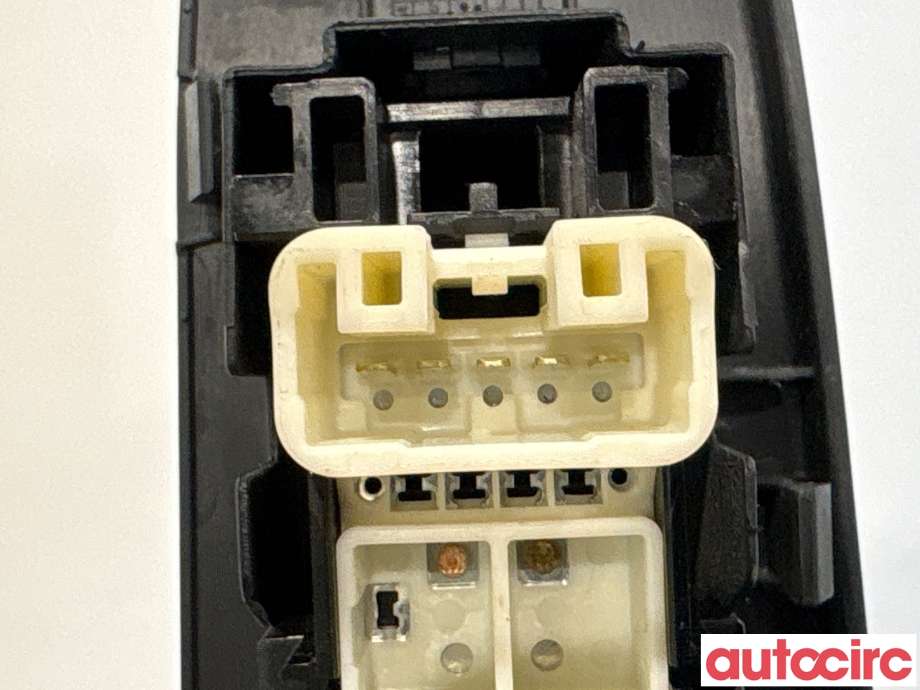 Bryter ruteheis til Toyota Yaris 2014-2020 (Type III, Fase 2) (TOYOTA|848100D030|)