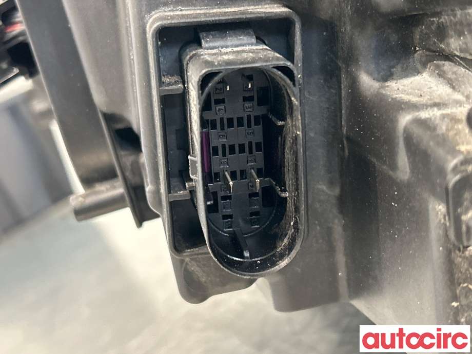 Frontlykt høyre halogen til Mercedes A-Klasse 2018-->> (W177) (W177) (MERCEDES|A1779060201|MDE89132A|A1779064803)