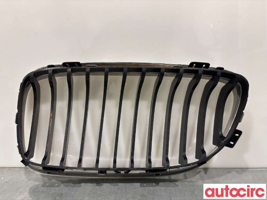 Grill høyre til BMW 3-Serie 2005-2011 (E90/E91/E92/E93) (E90/E91/E92/E93) (BMW|51137201970|)
