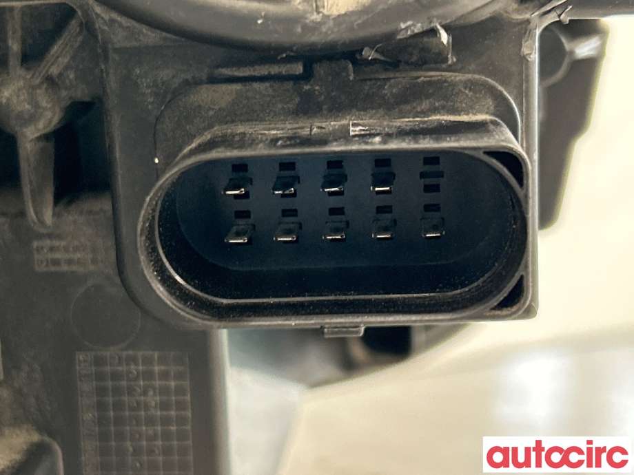 Frontlykt venstre halogen til Ford Transit Courier 2018-2023 (Type I, Fase 2) (FORD|2382914||KK31-13W030-DD)