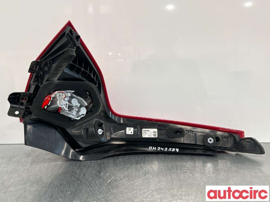 Baklykt høyre til Volvo V60/V60 CC 2013-2018 (Type I, Fase 2) (VOLVO|31395929|21490202)