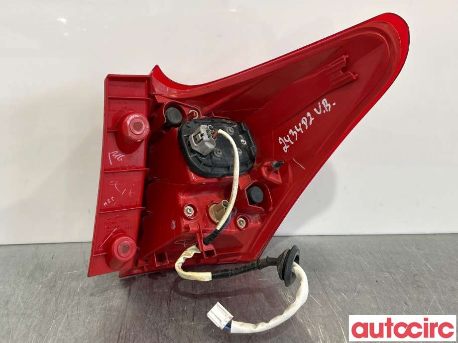Baklykt venstre til Toyota Auris 2013-2015 (Type II, Fase 1)  (TOYOTA|8156102730||81556-02730)