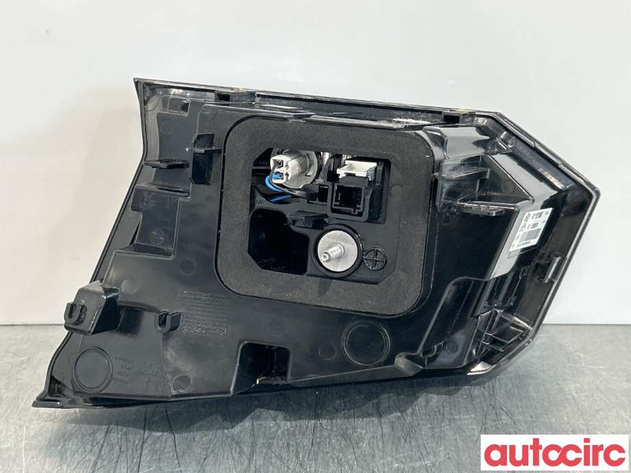 Baklykt venstre indre til Peugeot 5008 2017-->> (Type II)  (PEUGEOT|9811027880|81580101)