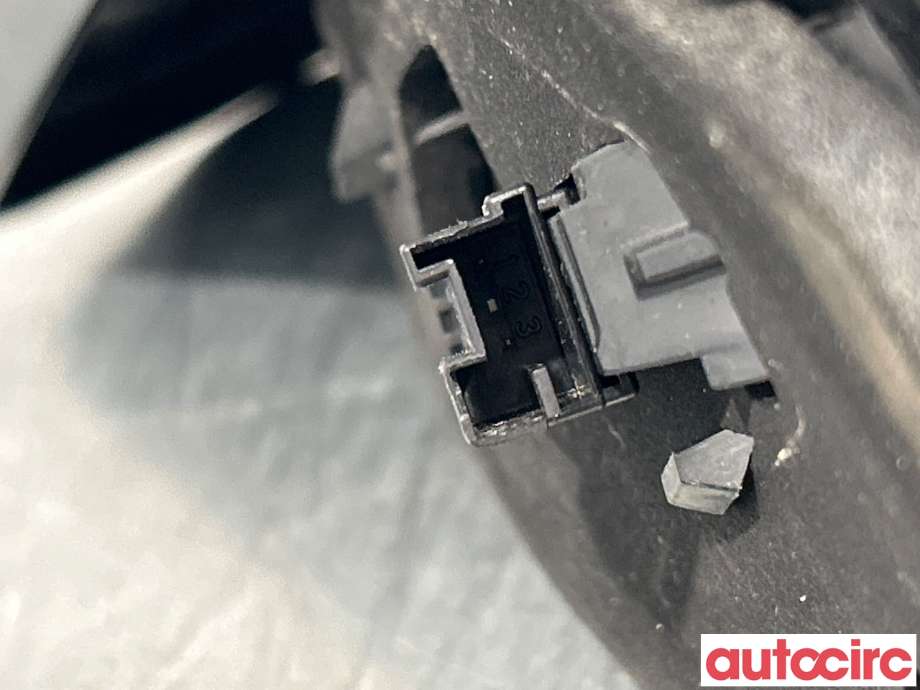 Baklykt venstre indre til Peugeot 3008 2009-2016 (Type I) (PEUGEOT|9805511380|81300101)