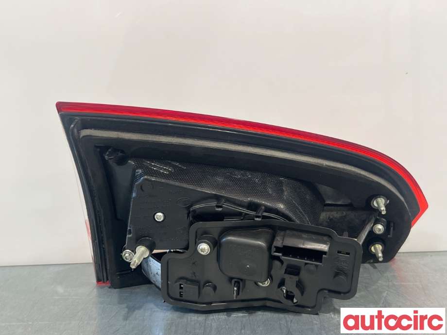 Baklykt høyre indre til Ford S-Max 2010-2015 (Type I, Fase 2) (FORD|1747110|AM21-13A602-AF)