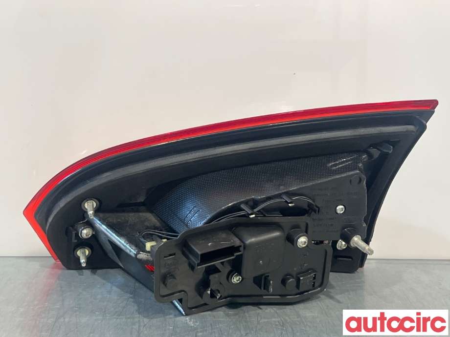 Baklykt venstre indre til Ford S-Max 2010-2015 (Type I, Fase 2)  (FORD|1747111|AM21-13A603-AF)