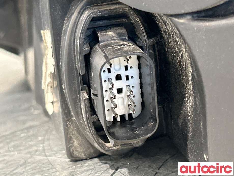 Frontlykt høyre halogen til Ford Fiesta 2017-->> (Type VII) (FORD|2547941||H1BB-13W029-CD)