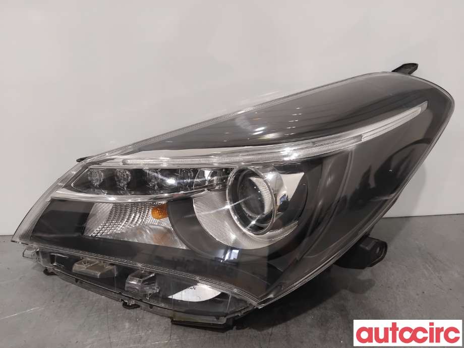 Frontlykt venstre halogen til Toyota Yaris 2014-2020 (Type III, Fase 2) (TOYOTA|811700DA50|)
