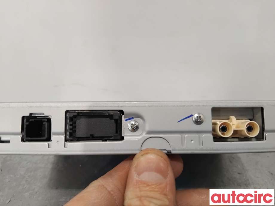 Bilstereo diverse til Volvo V60/V60 CC 2013-2018 (Type I, Fase 2) (VOLVO|31667303|CQ-0VE221DBL-T|31328586)