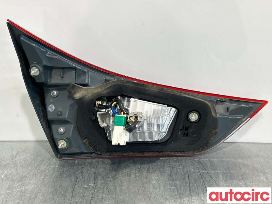 Baklykt høyre indre til Toyota Auris 2015-2019 (Type II, Fase 2) (TOYOTA|8158102830|)