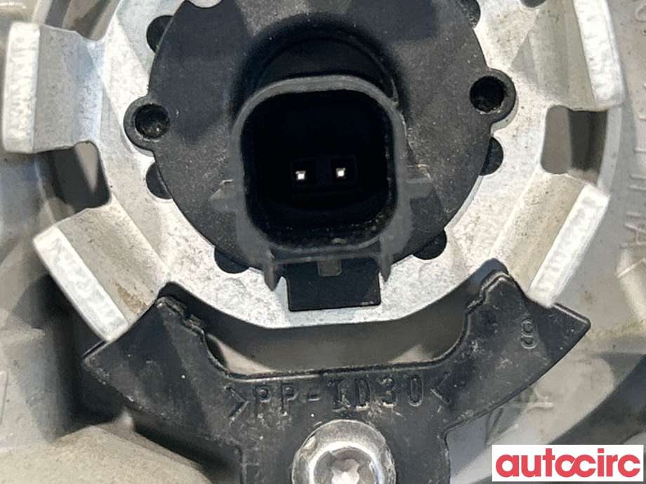 Tåkelykt høyre foran til Toyota RAV4 2019-->> (Type V)  (TOYOTA|8121012240|)