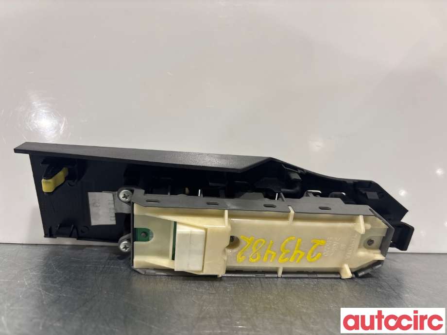 Bryter ruteheis til Toyota Auris 2013-2015 (Type II, Fase 1) (TOYOTA|8404002120|)