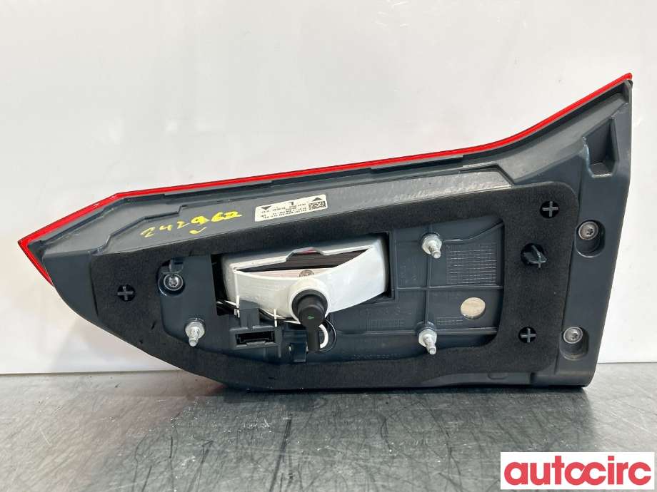 Baklykt venstre indre til BMW 5-Serie 2017-->> (G30/G31) (G30/G31) (BMW|63217388949||6321-7388949-12)