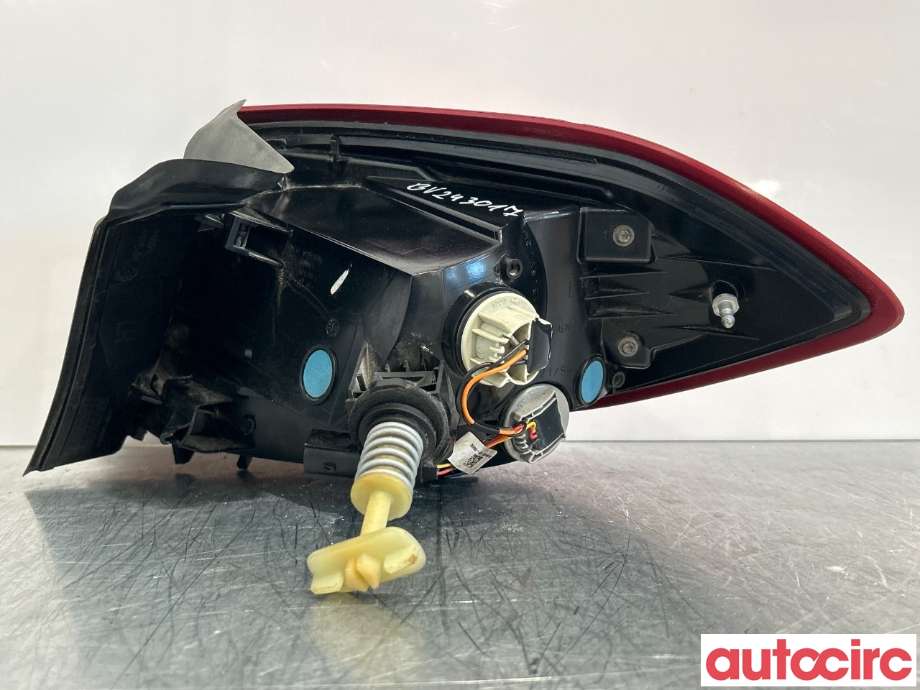 Baklykt venstre til Ford Fiesta 2017-->> (Type VII) (FORD|2646381||H1BB-13405-BF)