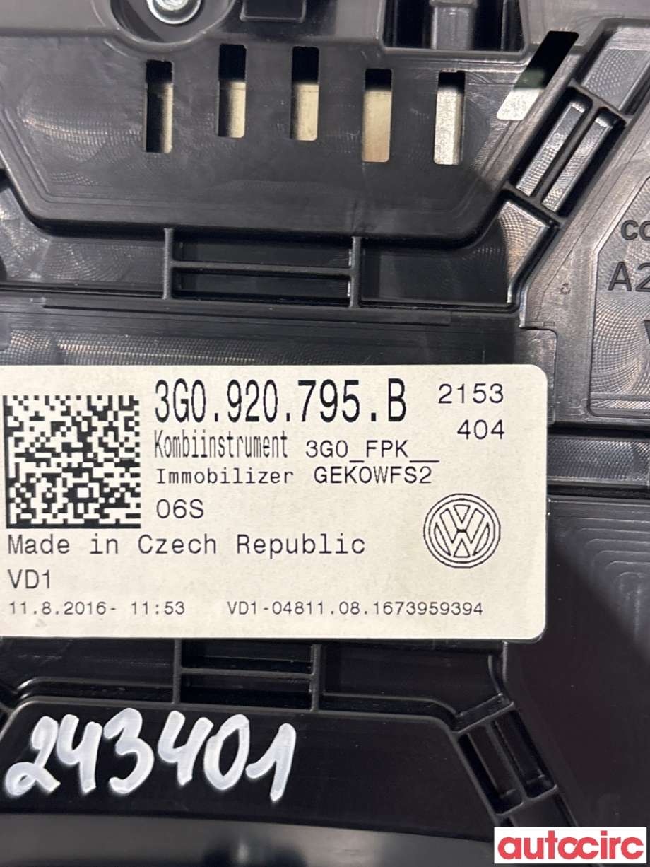 Instrumentpanel til VW Passat 2015-2019 (Fase 1) (B8) (B8) (VOLKSWAGEN|3G0920795B|)