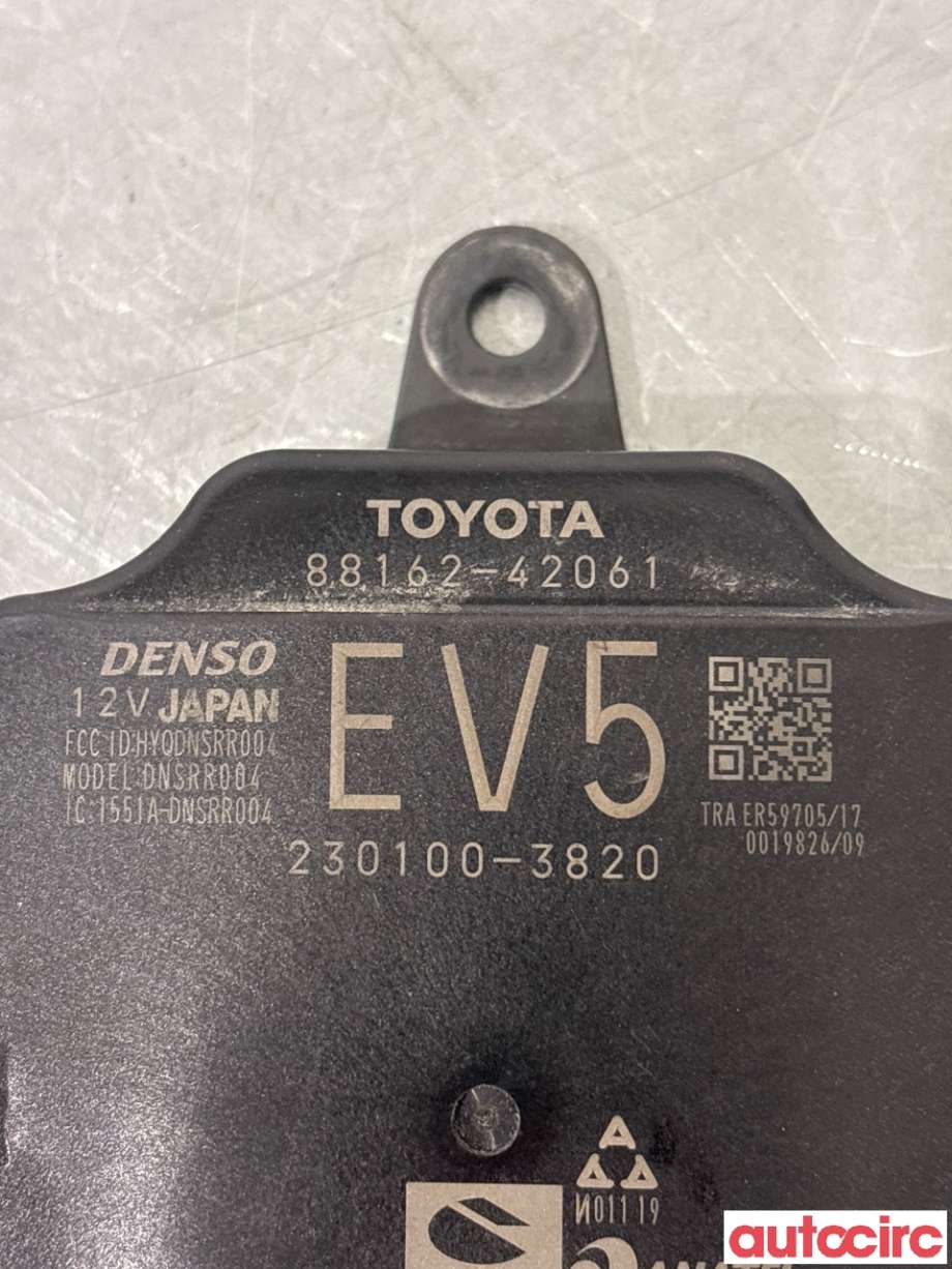 Sensor radar til Toyota Yaris 2014-2020 (Type III, Fase 2)  (TOYOTA|8816242061|230100-3820|88162-42061)