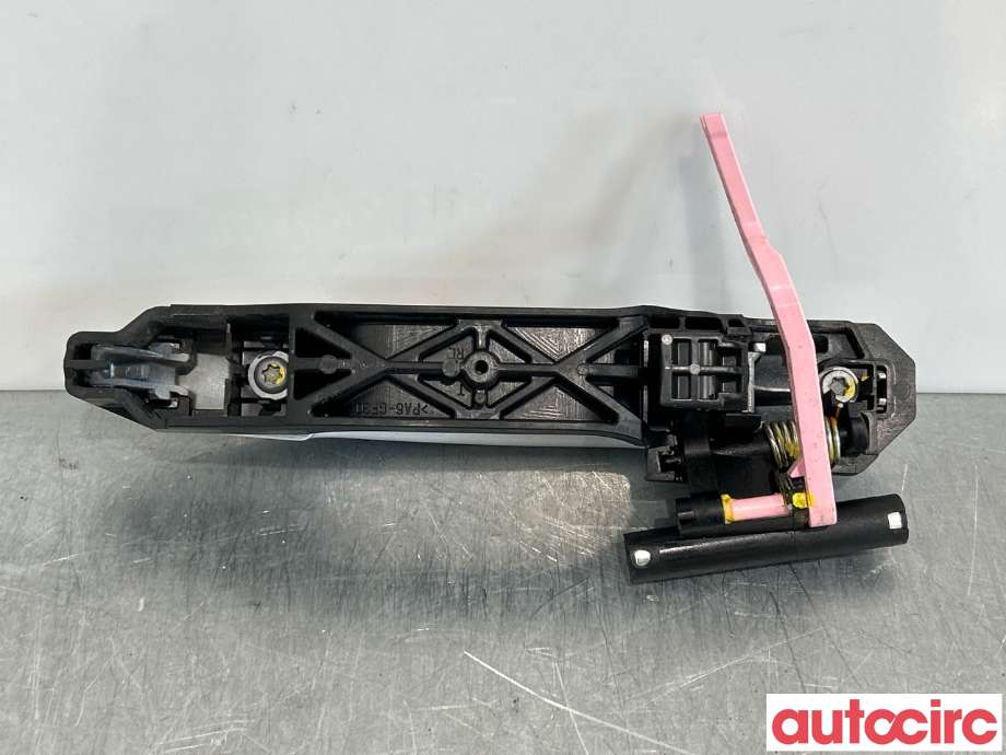 Dørhåndtak utv venstre bak til Suzuki SX4 S-CROSS 2013-->> (Type II)  (SUZUKI|82812-57LA0-ZNL|82841-63J31|)