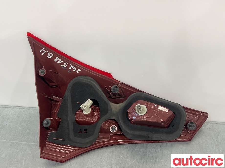 Baklykt høyre indre til Toyota RAV4 2013-2015 (Type IV, Fase 1) (TOYOTA|8158142050|)