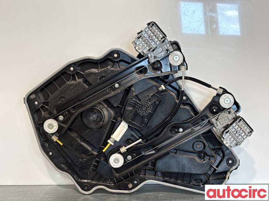 Ruteheis til Tesla Model Y, 2021-2024 (Type I)  (TESLA|1526806-00-D)