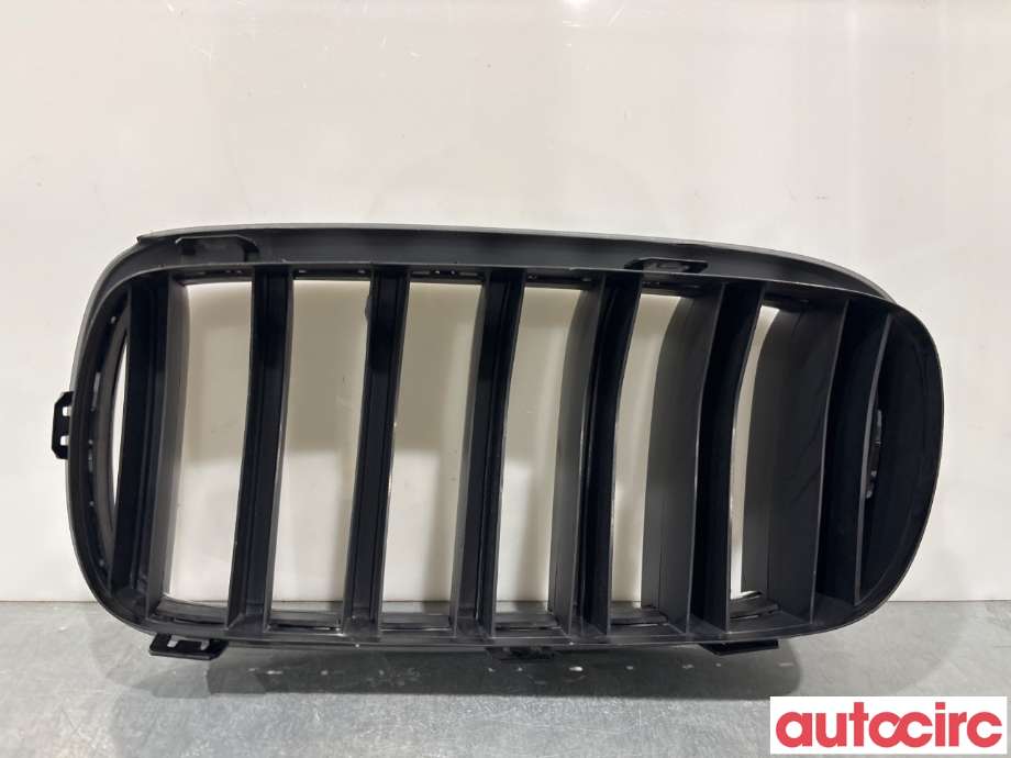 Grill høyre til BMW X5 2013-2018 (F15) (F15) (BMW|51117303108|)