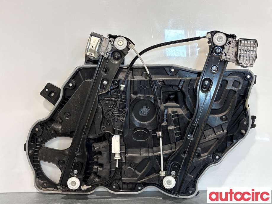 Ruteheis til Tesla Model Y, 2021-2024 (Type I)  (TESLA|1526804-00-C)